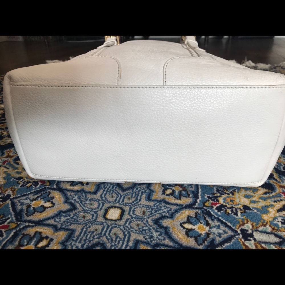 Tory Burch Buckled London Shopper Tote - Picture 4 of 11